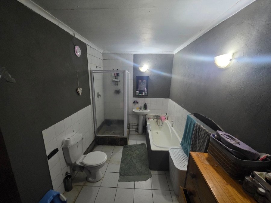 4 Bedroom Property for Sale in Olifantsnek North West